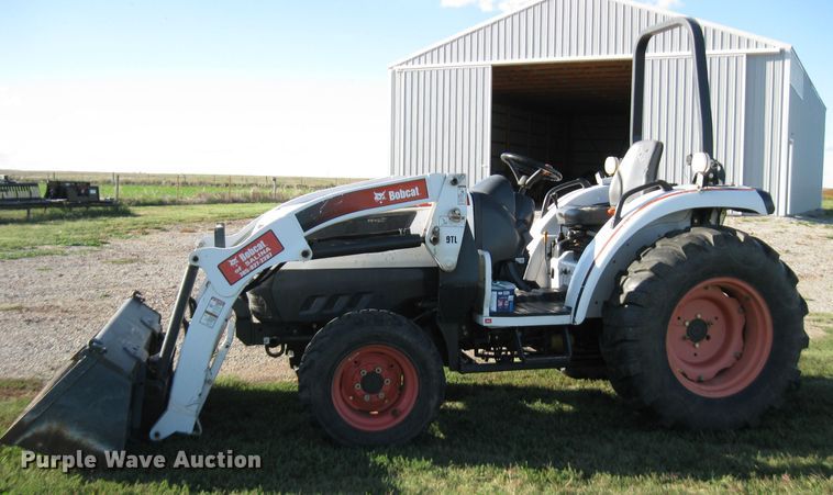 image for item FW9051 Bobcat CT450  MFWD tractor