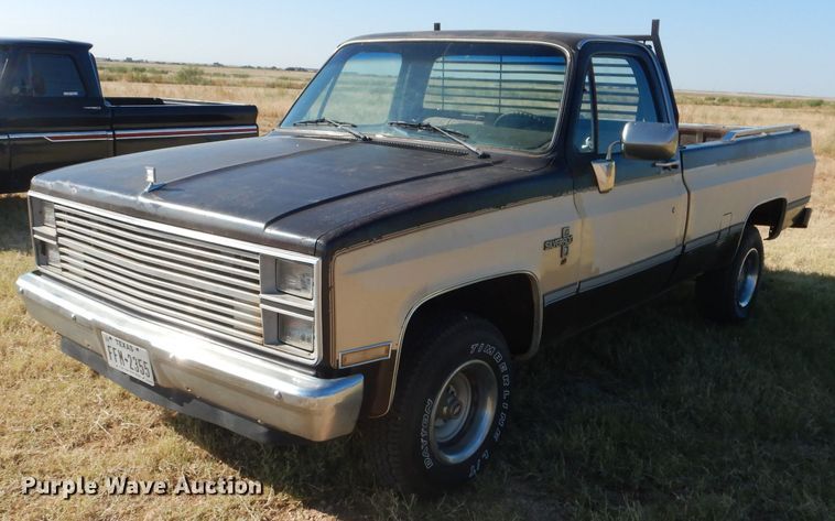 image for item HC9208 1984 Chevrolet C10  pickup truck