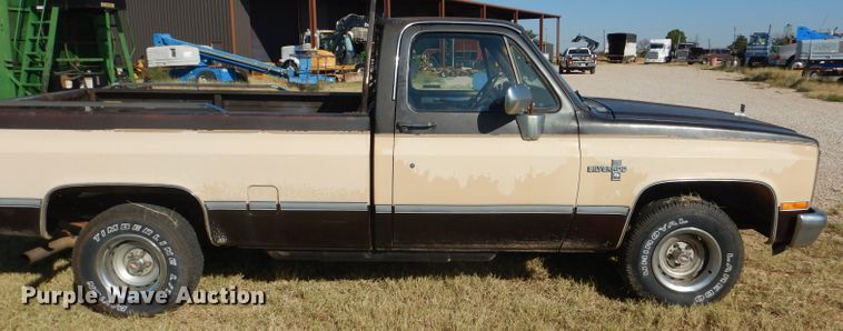 image for item HC9208 1984 Chevrolet C10  pickup truck