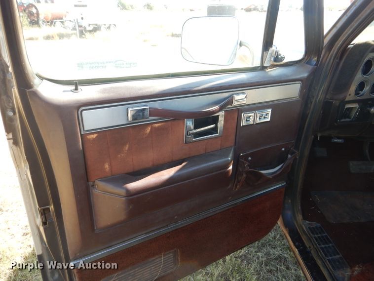 image for item HC9208 1984 Chevrolet C10  pickup truck