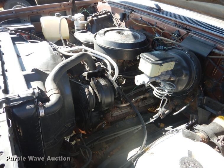 image for item HC9209 1988 Chevrolet Suburban  SUV