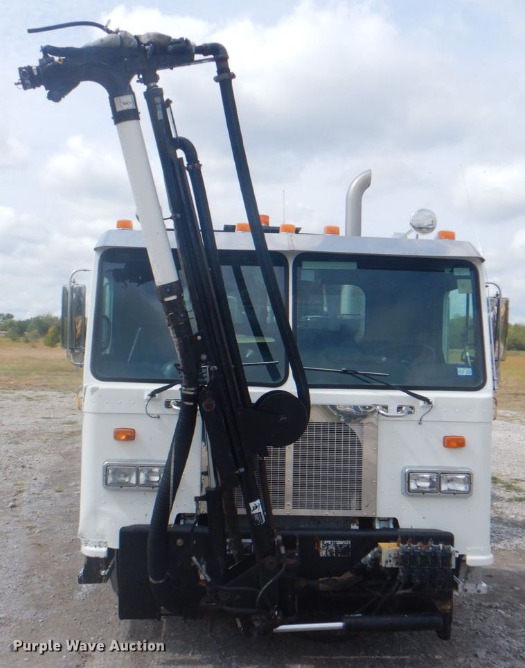 image for item HT9457 2004 Peterbilt 320  pot hole patcher truck