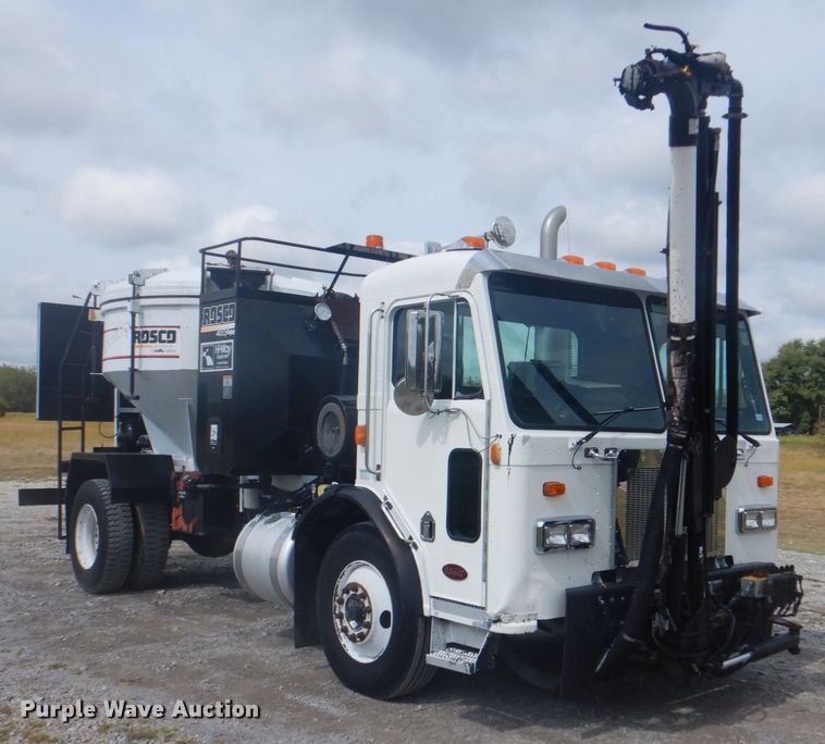 image for item HT9457 2004 Peterbilt 320  pot hole patcher truck