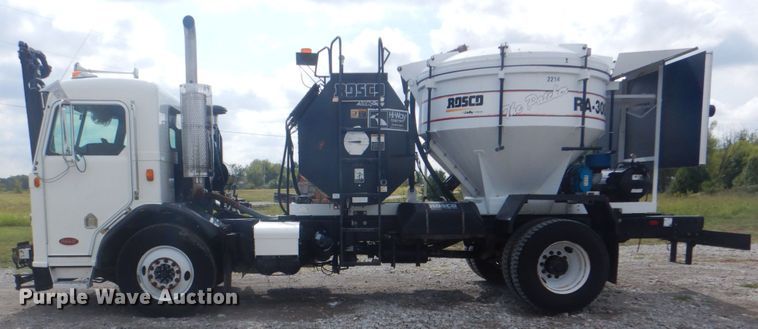 image for item HT9457 2004 Peterbilt 320  pot hole patcher truck