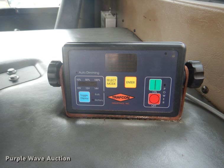 image for item HT9457 2004 Peterbilt 320  pot hole patcher truck