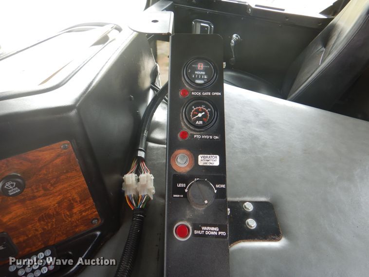 image for item HT9457 2004 Peterbilt 320  pot hole patcher truck