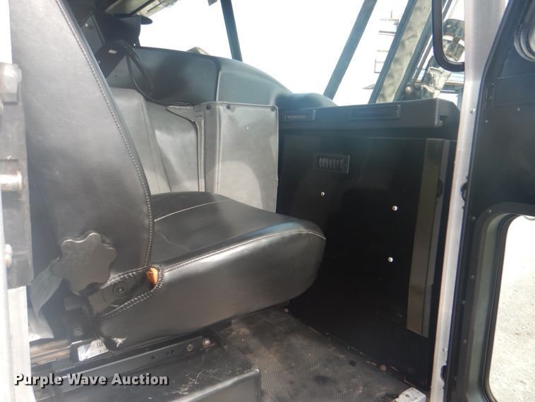 image for item HT9457 2004 Peterbilt 320  pot hole patcher truck