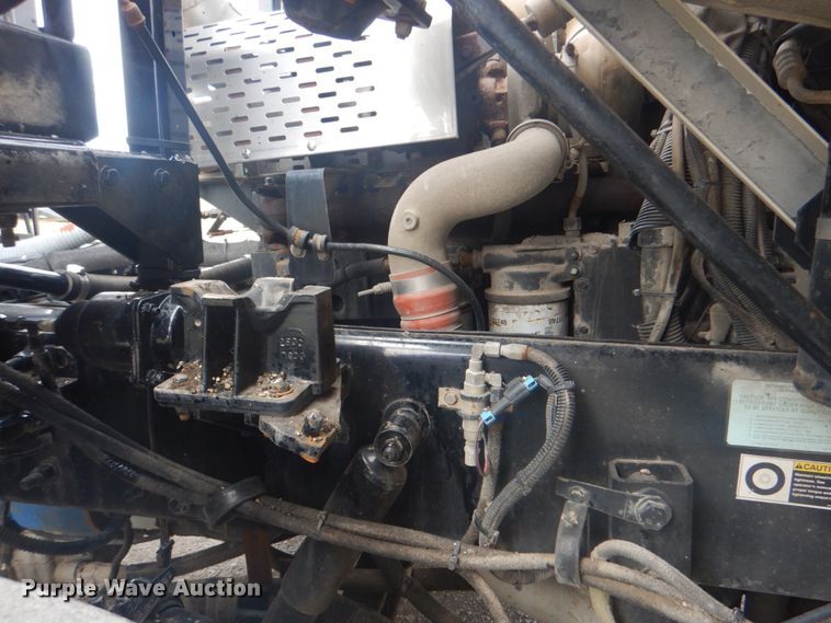 image for item HT9457 2004 Peterbilt 320  pot hole patcher truck