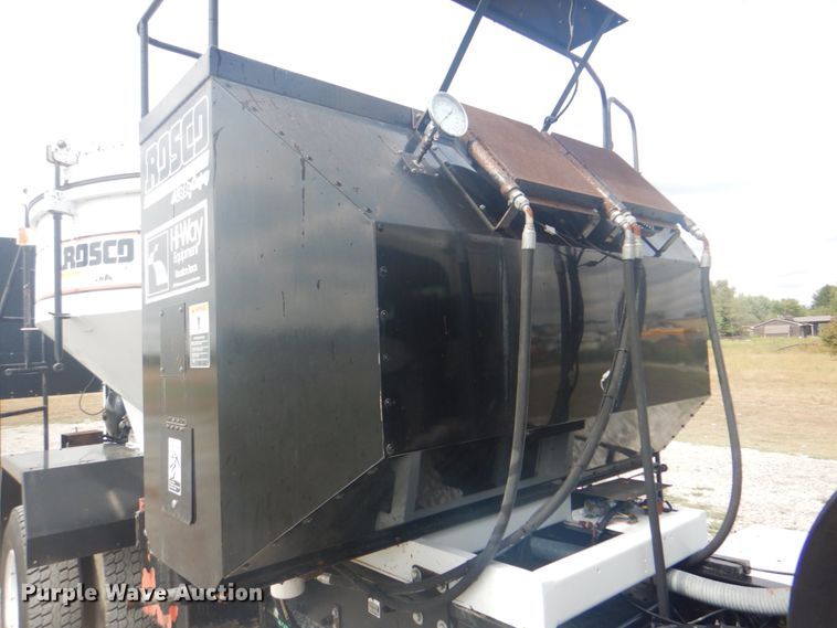 image for item HT9457 2004 Peterbilt 320  pot hole patcher truck