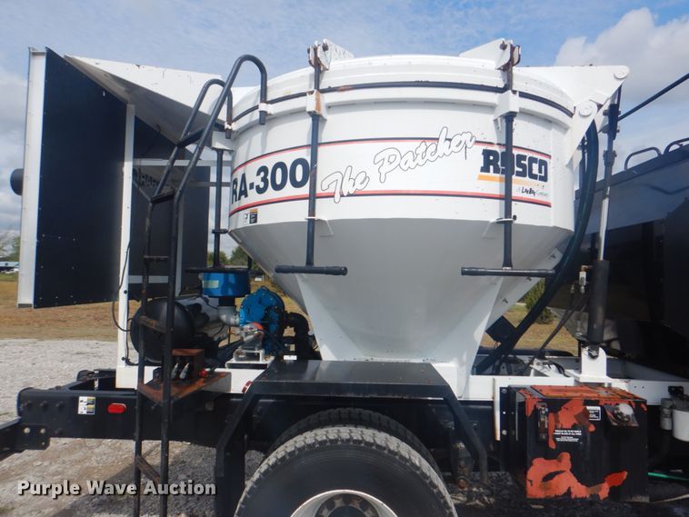 image for item HT9457 2004 Peterbilt 320  pot hole patcher truck