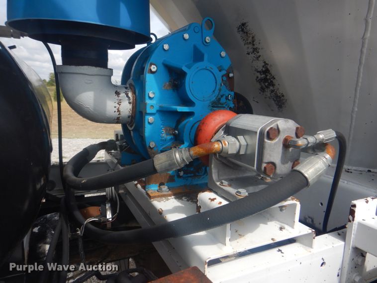 image for item HT9457 2004 Peterbilt 320  pot hole patcher truck