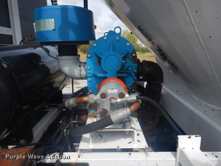 image for item HT9457 2004 Peterbilt 320  pot hole patcher truck