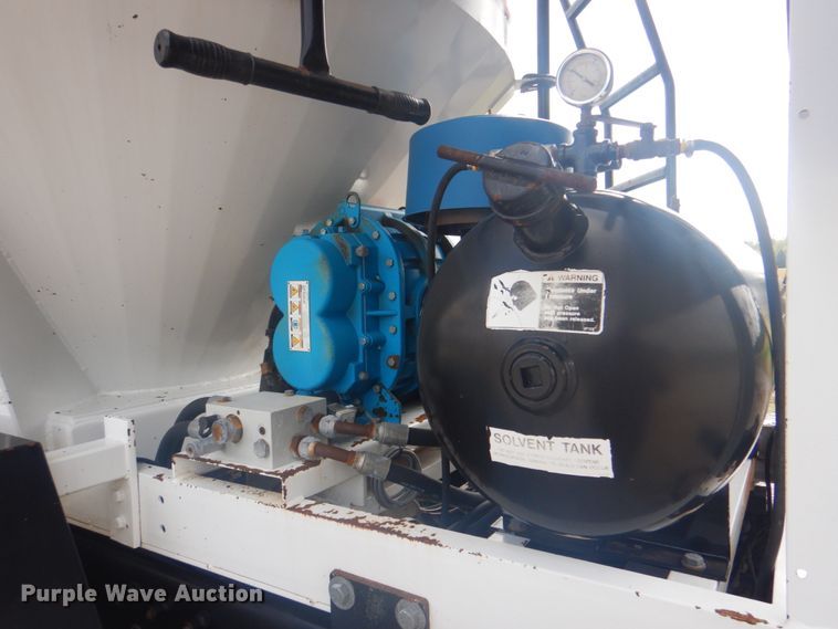 image for item HT9457 2004 Peterbilt 320  pot hole patcher truck