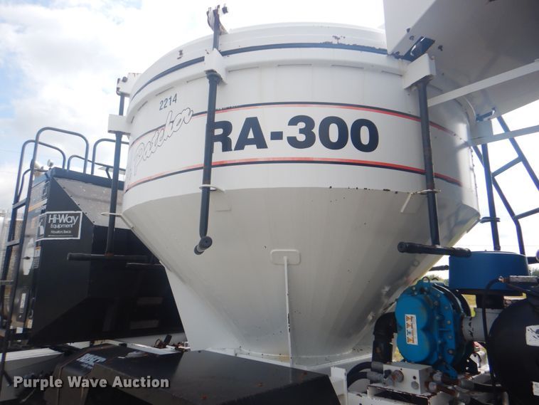 image for item HT9457 2004 Peterbilt 320  pot hole patcher truck