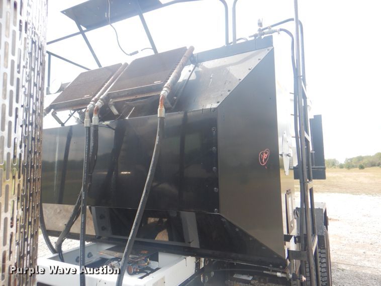 image for item HT9457 2004 Peterbilt 320  pot hole patcher truck