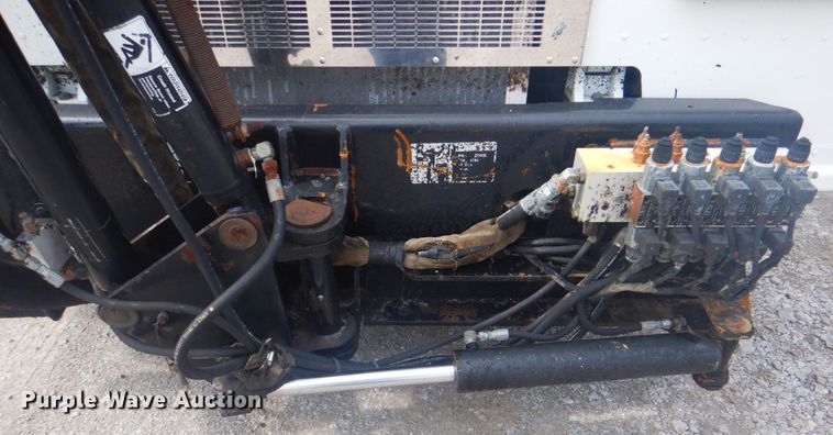 image for item HT9457 2004 Peterbilt 320  pot hole patcher truck