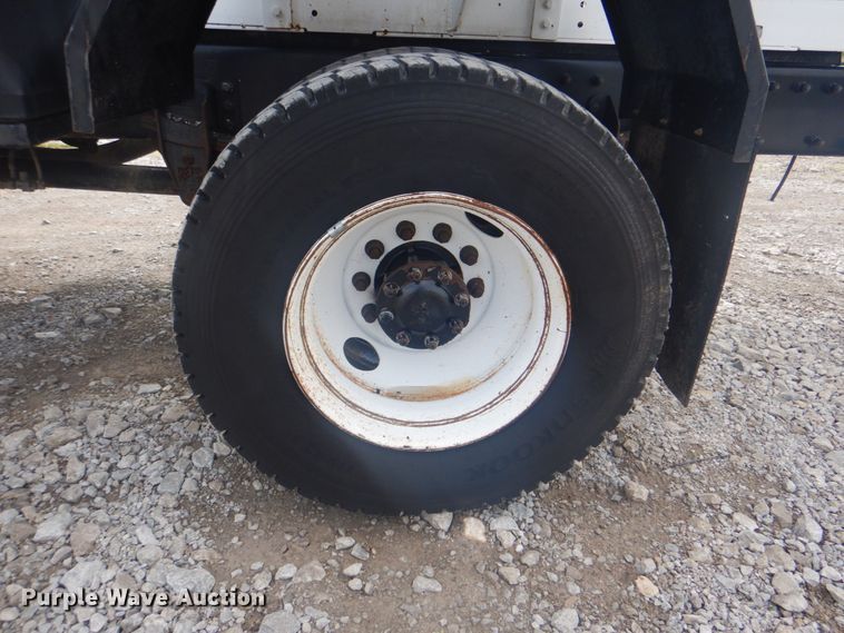 image for item HT9457 2004 Peterbilt 320  pot hole patcher truck