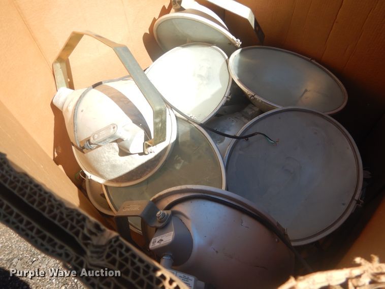 image for item HU9301 (32) tower lights