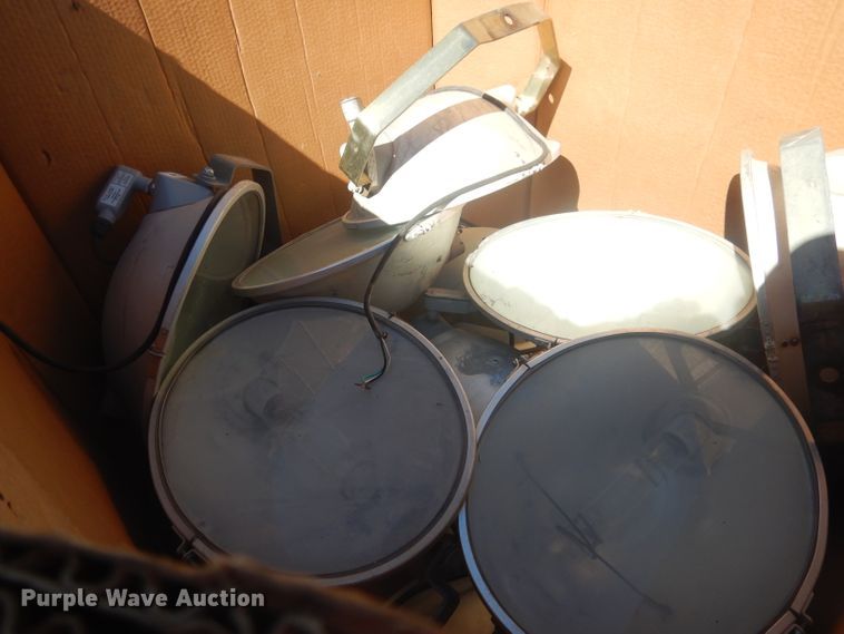 image for item HU9301 (32) tower lights