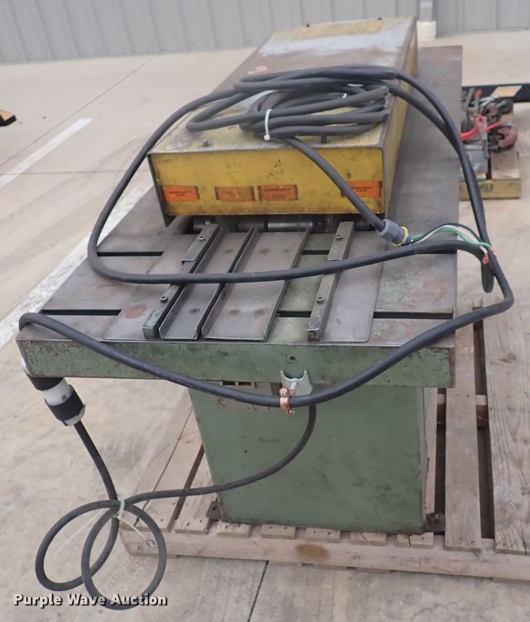 image for item IB9068 Engell 825 roll forming machine