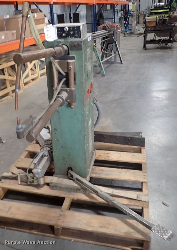image for item IB9072 Pier Equipment spot welder