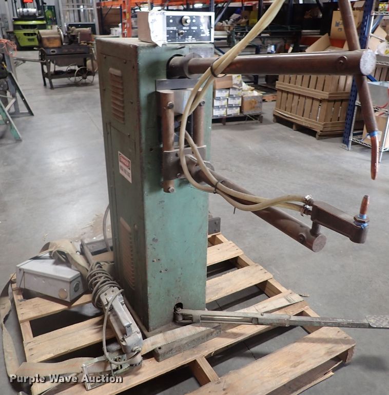 image for item IB9072 Pier Equipment spot welder