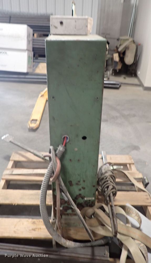 image for item IB9072 Pier Equipment spot welder