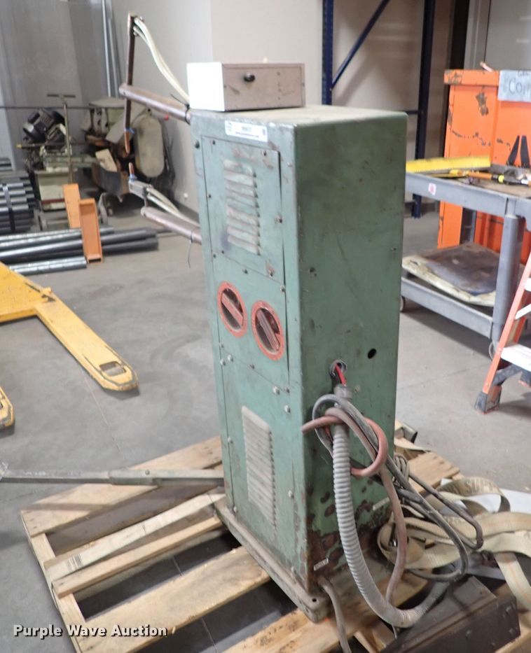 image for item IB9072 Pier Equipment spot welder