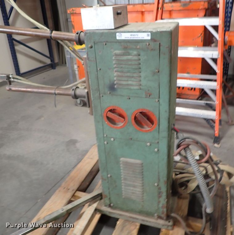 image for item IB9072 Pier Equipment spot welder