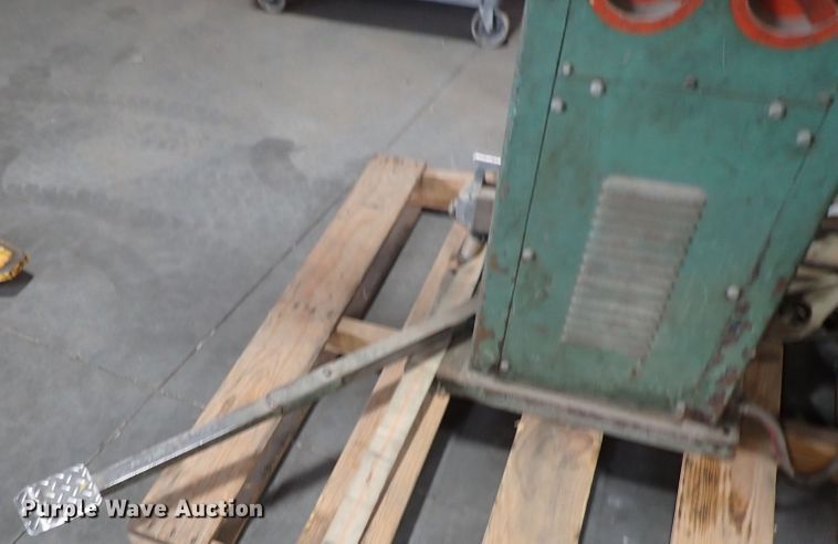 image for item IB9072 Pier Equipment spot welder