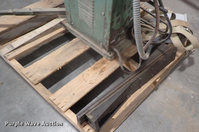 image for item IB9072 Pier Equipment spot welder