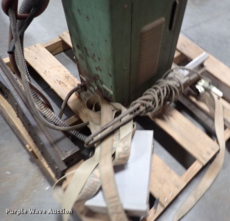 image for item IB9072 Pier Equipment spot welder