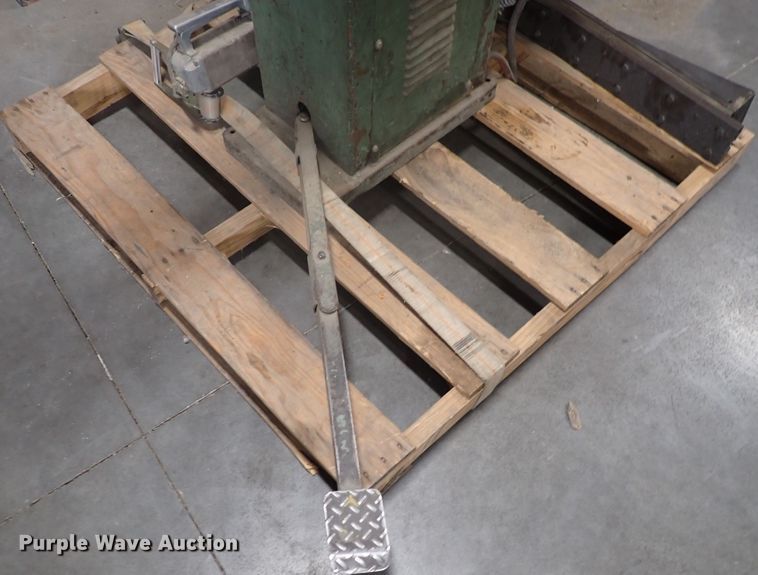 image for item IB9072 Pier Equipment spot welder