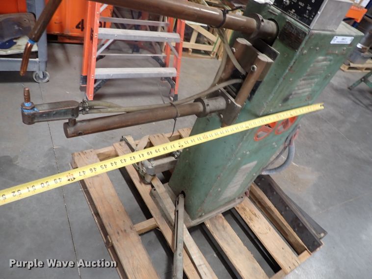image for item IB9072 Pier Equipment spot welder