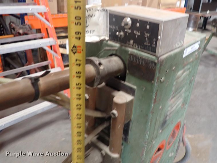 image for item IB9072 Pier Equipment spot welder