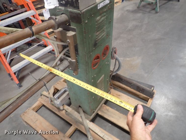 image for item IB9072 Pier Equipment spot welder