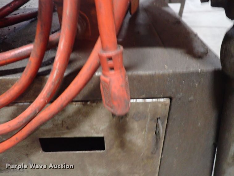 image for item IB9075 Ridgid 535 pipe machine