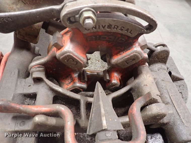 image for item IB9075 Ridgid 535 pipe machine