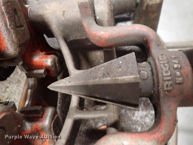 image for item IB9075 Ridgid 535 pipe machine