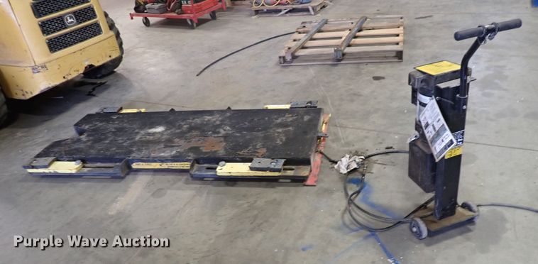 image for item IB9078 Wheeltronic AB-1425  platform lift