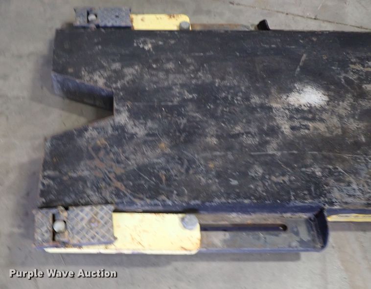 image for item IB9078 Wheeltronic AB-1425  platform lift