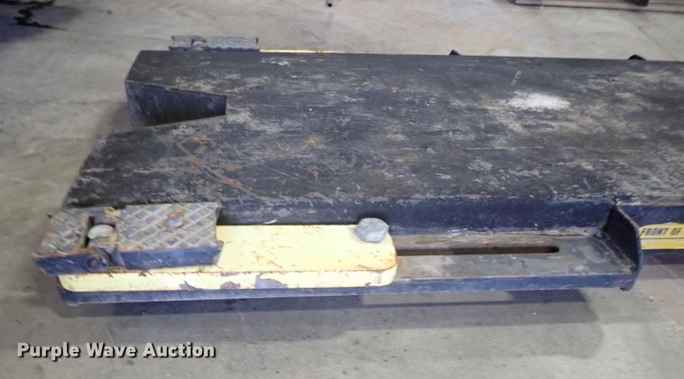 image for item IB9078 Wheeltronic AB-1425  platform lift