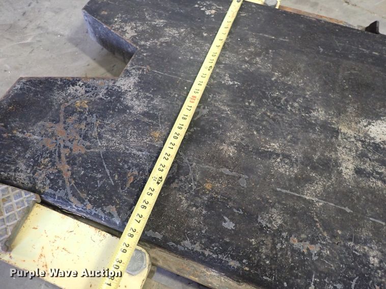 image for item IB9078 Wheeltronic AB-1425  platform lift