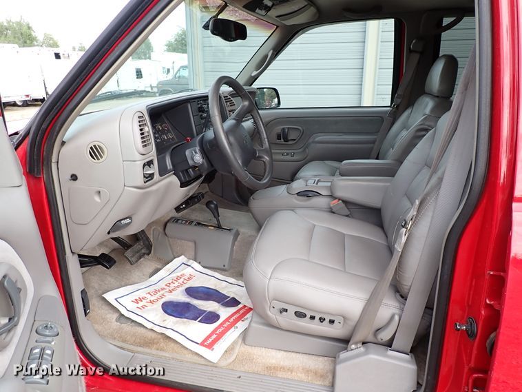 image for item IC9500 1999 Chevrolet Suburban 1500  SUV