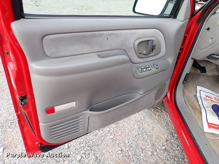 image for item IC9500 1999 Chevrolet Suburban 1500  SUV