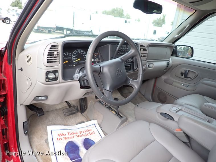 image for item IC9500 1999 Chevrolet Suburban 1500  SUV