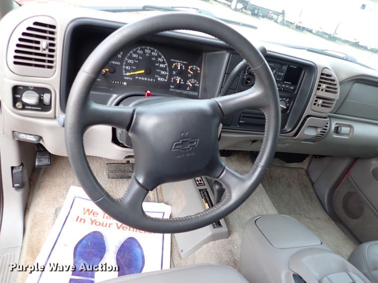 image for item IC9500 1999 Chevrolet Suburban 1500  SUV