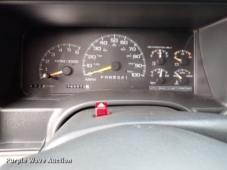 image for item IC9500 1999 Chevrolet Suburban 1500  SUV