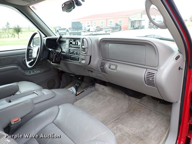 image for item IC9500 1999 Chevrolet Suburban 1500  SUV