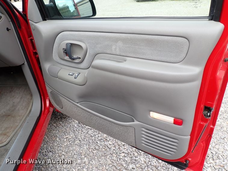 image for item IC9500 1999 Chevrolet Suburban 1500  SUV